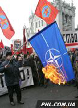 Украина хочет в NATO до смерти