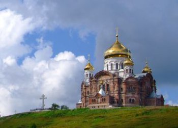 Имущество монастыря: 100 возов, 4082 рубля и 10 вёдер вина
