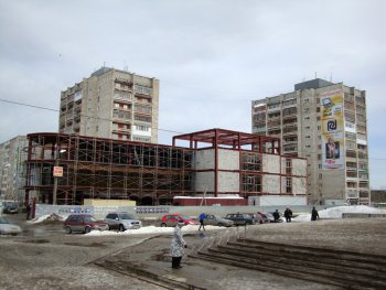 Новострои, недострои, перестрои и прочие -строи в Березниках плодятся из года в год. Часть из них так и остаётся пустующей.