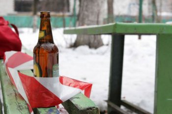 Когда народ пускается в досуг, никто не может предложить лучшего, чем посидеть в какой-нибудь забегаловке, поесть сырой рыбы и попить пивка.
