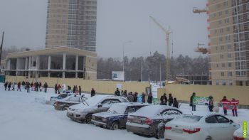 Так проходил массовый пикет в поддержку строительства зоопарка в Черняевском лесу/Фото properm.ru