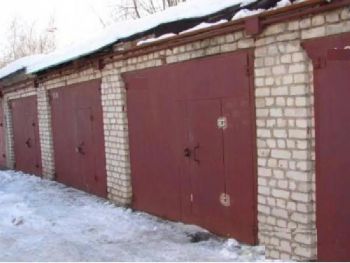 Дерзкая и наглая банда грабителей, вскрывающая гаражи, орудовала в городе. К счастью, они не успели широко развернуться. Преступников обезвредили сотрудники березниковской полиции/ Фото: Сеть